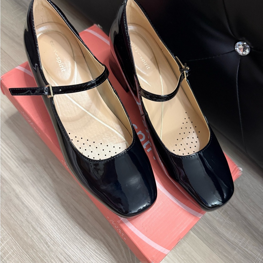 Easy Spirit Black Patent Mary Jane Heels - Picture 7 of 13